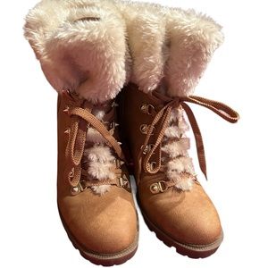 Boots with a heel size 7.5 m